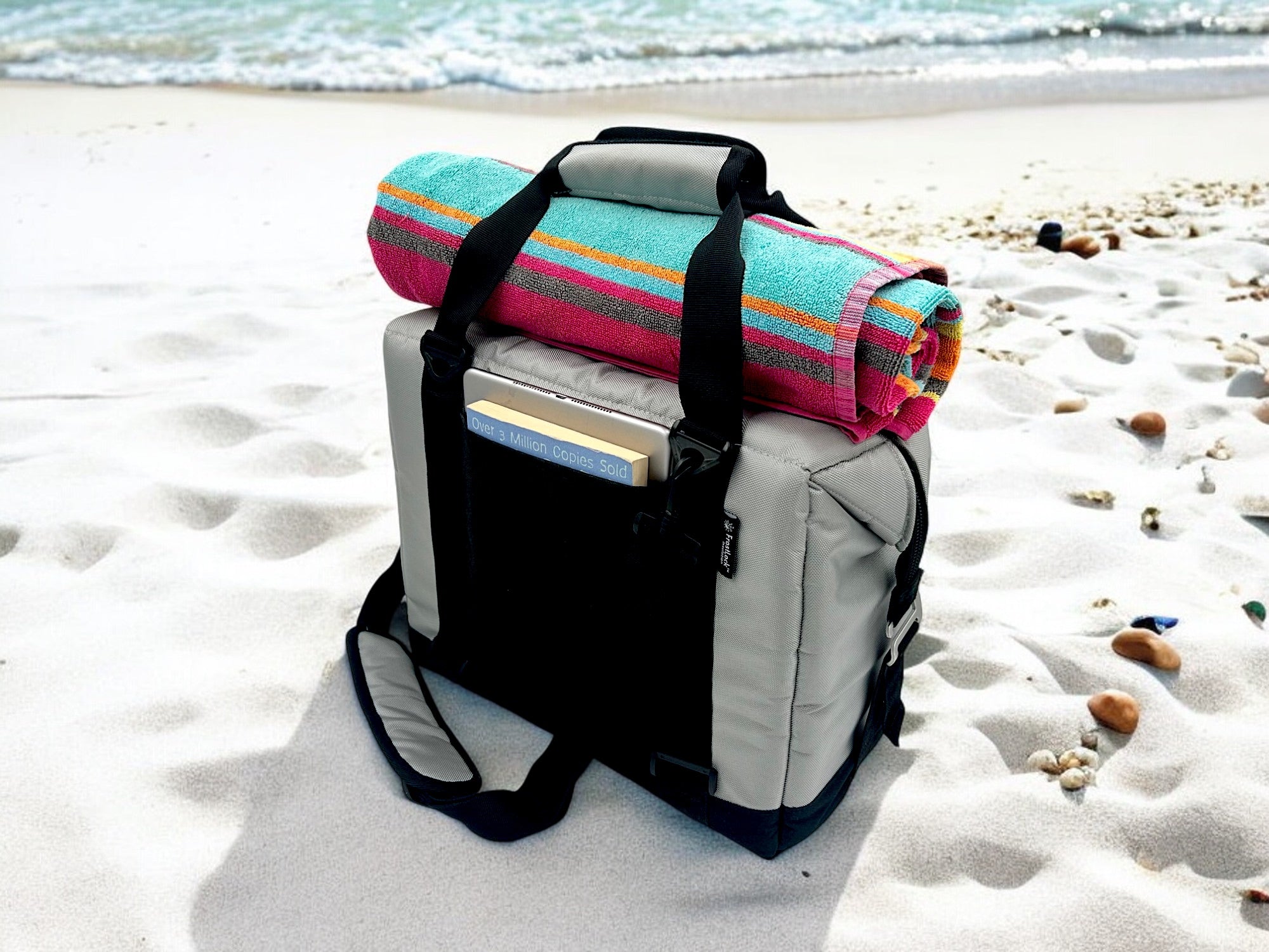TERRMO EPIC cool box bag on beach