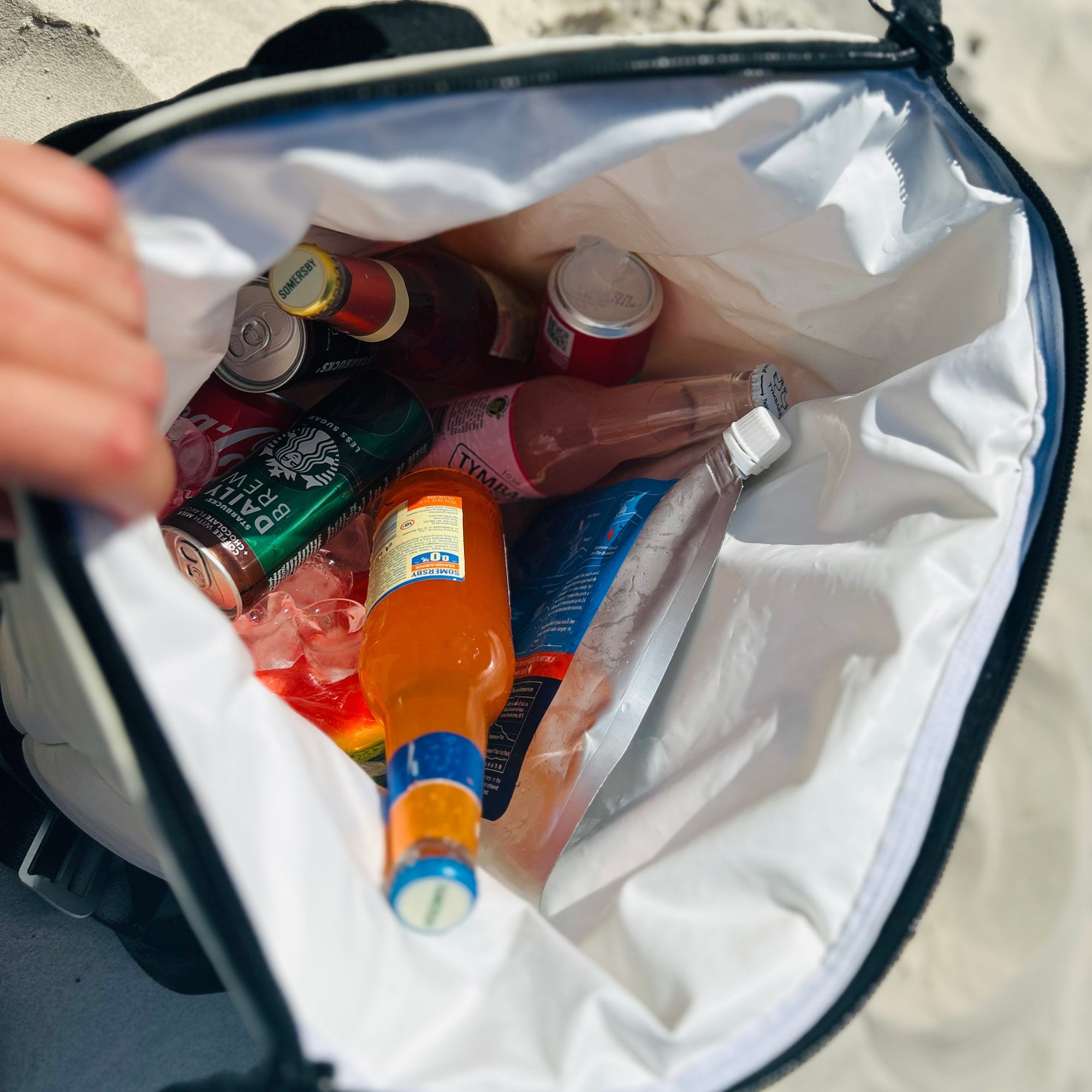 TERRMO EPIC cooler bag for beach top view