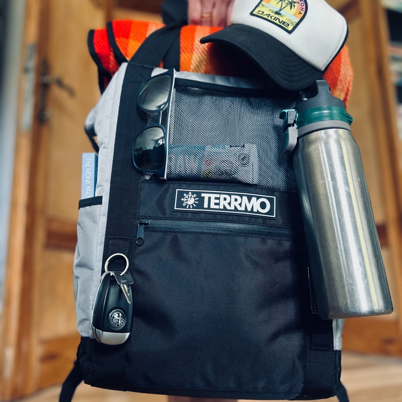 TERRMO EPIC Kühlrucksack gepackt und gehalten